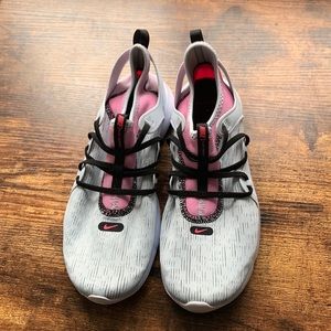 Women’s Nike Flex Contact Sneakers